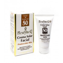 Crema Solar Facial SPF50...